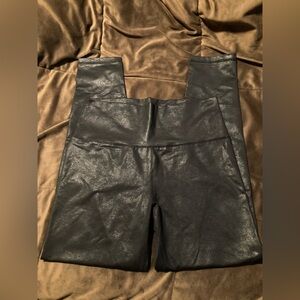 Offline by Aerie, Shiny Black Leggings, size large, cute and comfy